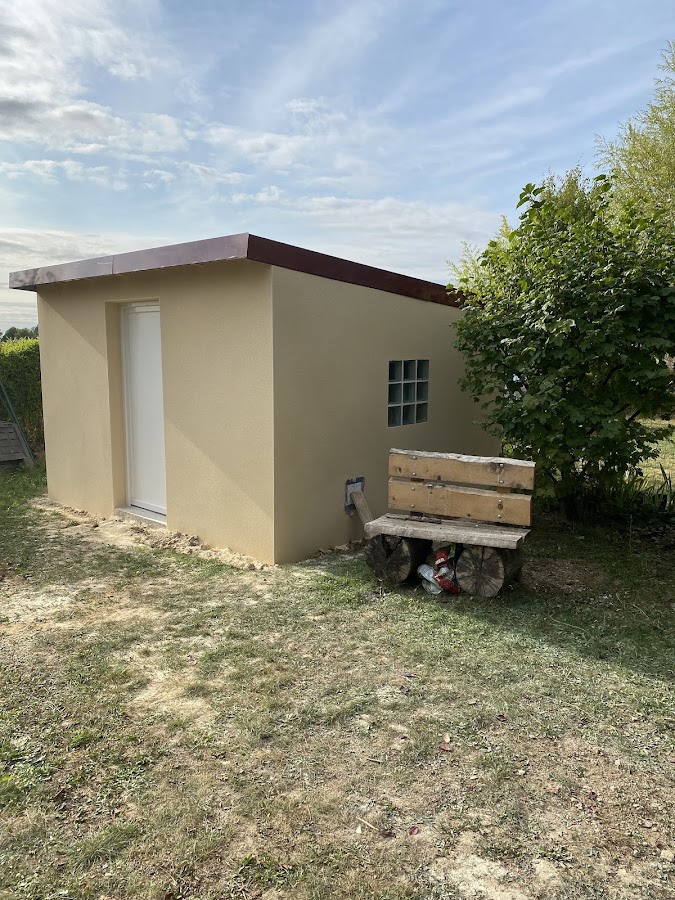Réalisation d’un cabanon maçonné – Finition ton pierre