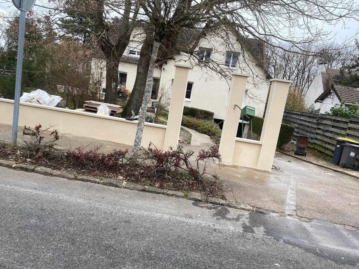 Réalisation d’un mur de clôture en parpaing 