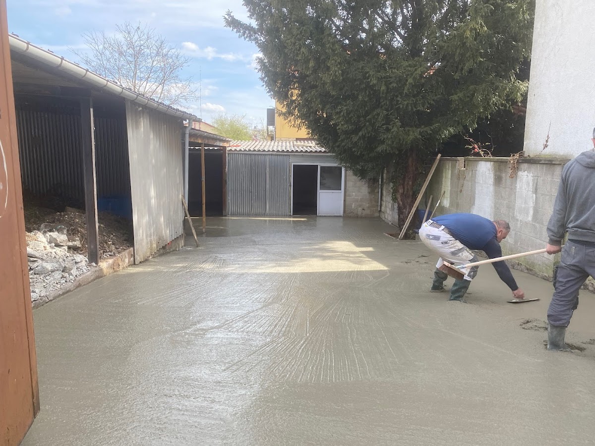 Réalisation d’une dalle en béton.